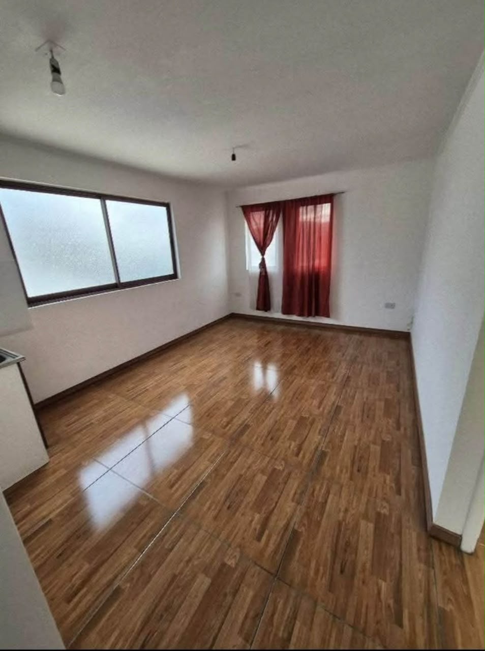 Departamento moderno segundo piso con jardín en Conchalí
